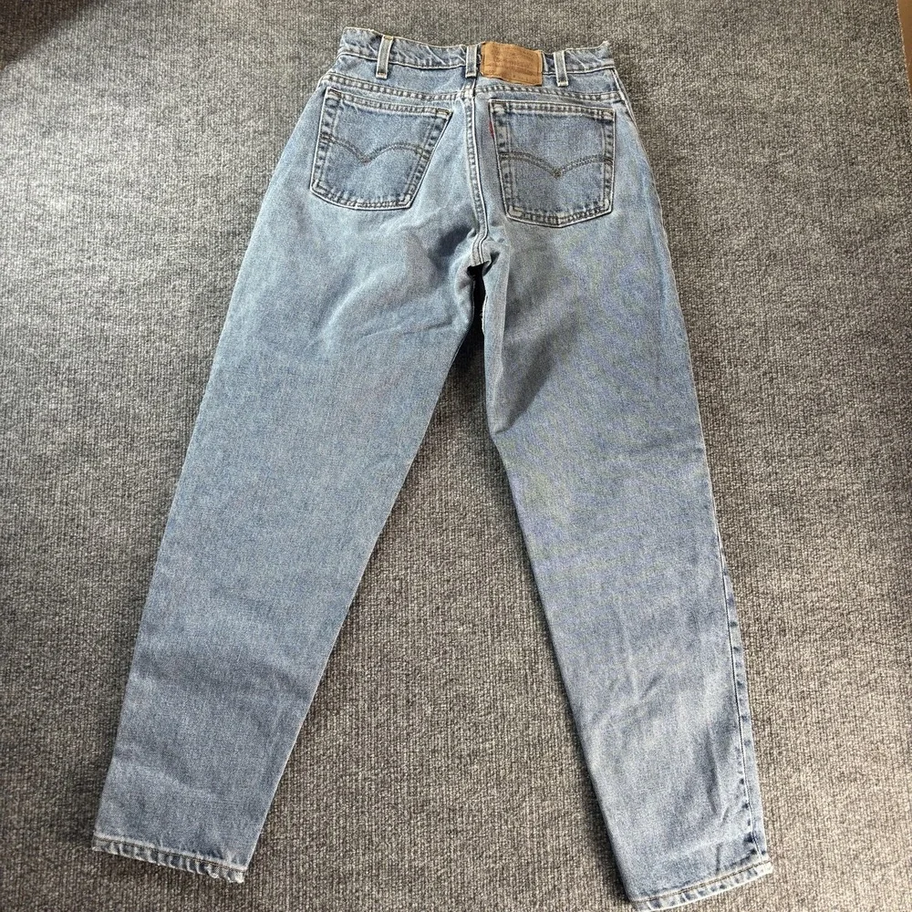 Vintage Levis 560 Jeans Mens 28x30 Blue Light Wash Relaxed Tapered Denim USA 90s